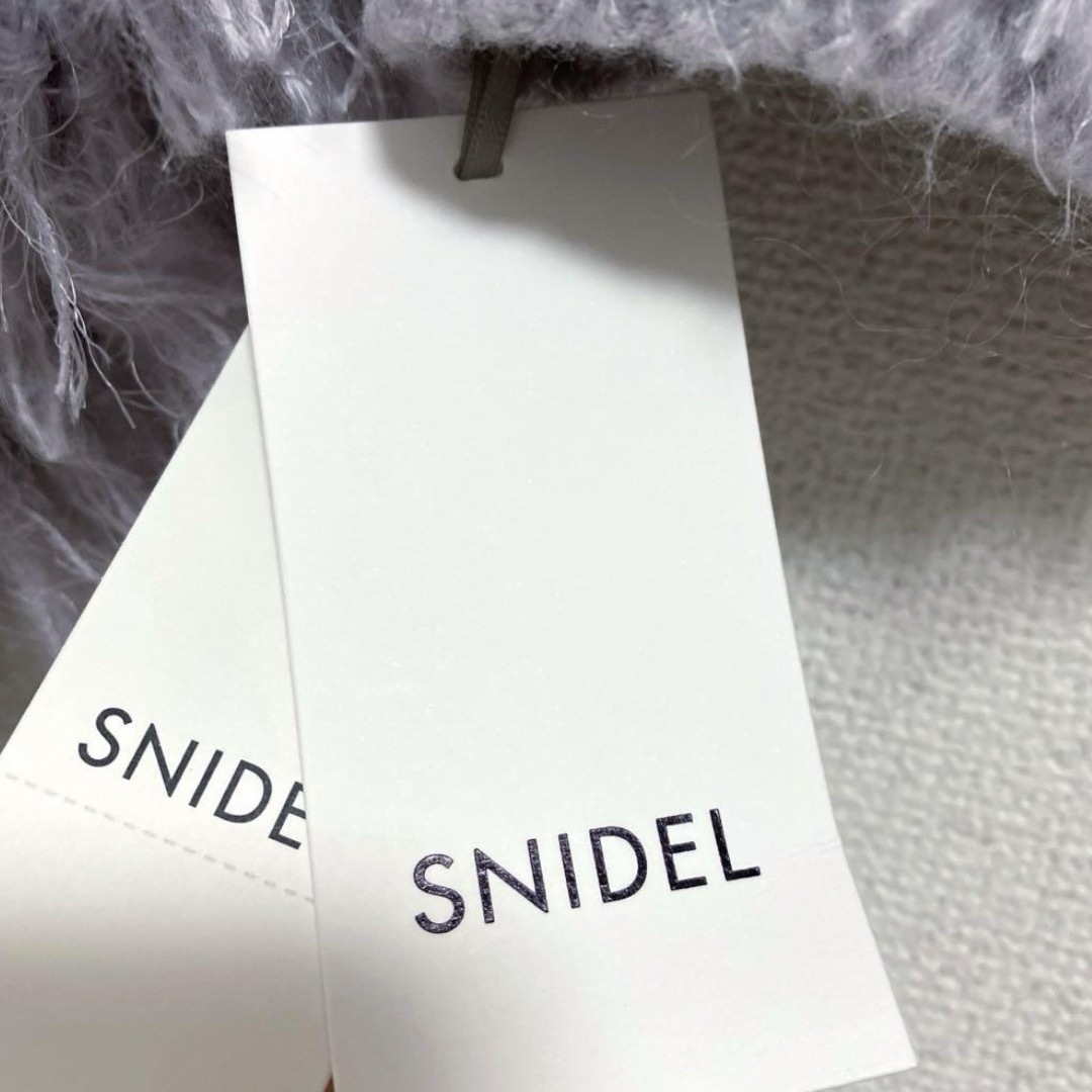 SNIDEL(スナイデル)の【未使用】SNIDEL ボリュームフリンジカーディガン パープル レディースのトップス(カーディガン)の商品写真