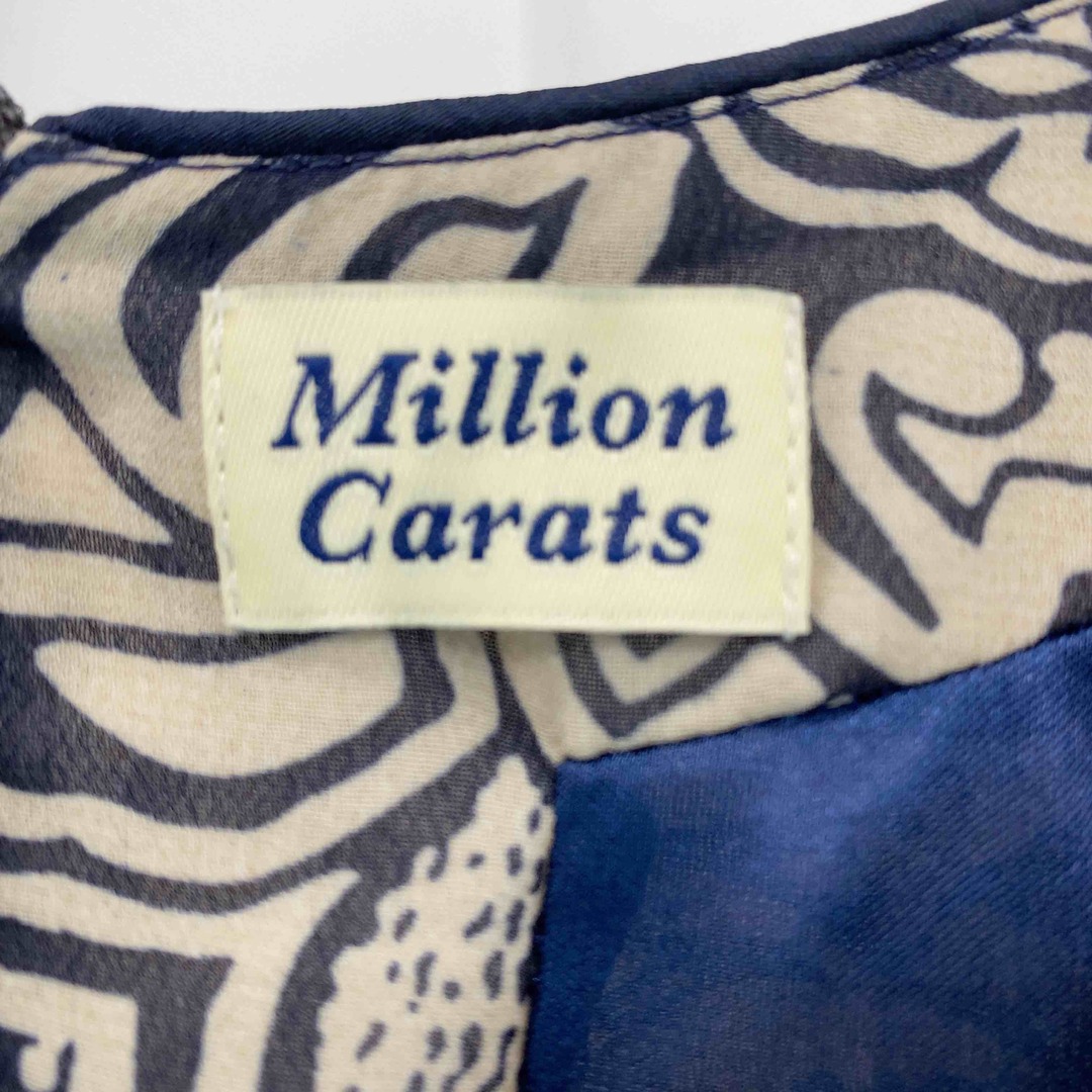 Million Carats(ミリオンカラッツ)のMillion Carats ミリオンカラッツ レディース 半袖　ミニ丈ワンピース 総柄　紺　ベージュ レディースのワンピース(ミニワンピース)の商品写真