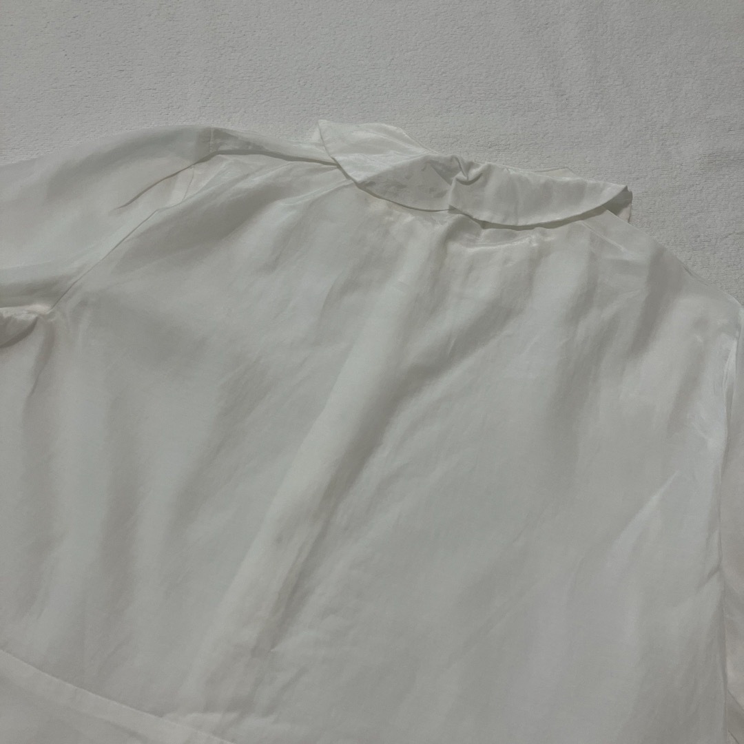MERVEILLE H.(メルベイユアッシュ)のメルベイユアッシュ レディース　シアーシャツ　オフホワイト　白　フリーサイズ レディースのトップス(シャツ/ブラウス(長袖/七分))の商品写真