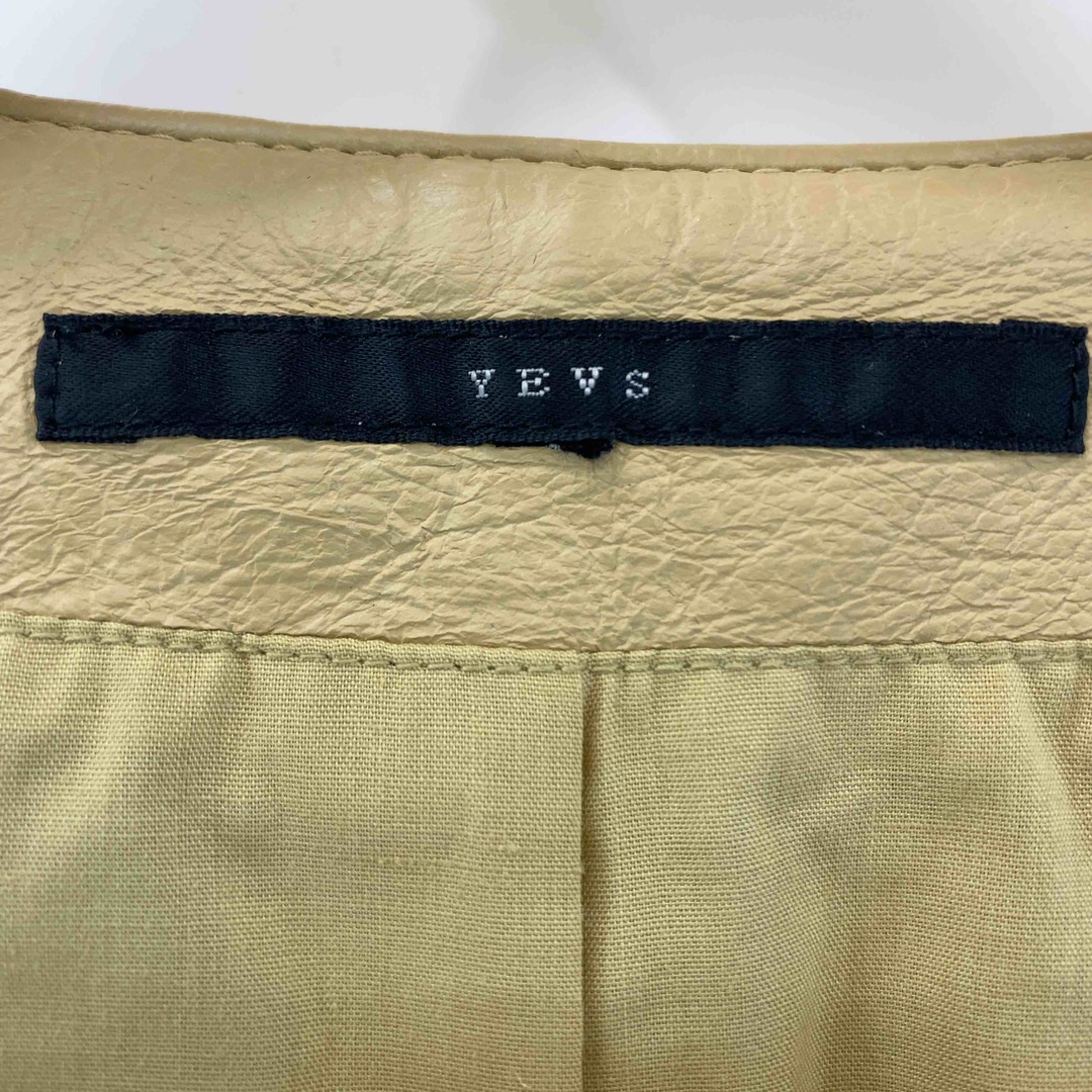 YEVS(イーブス)のYEVS イーブス レディース レザージャケット　ノーカラー　ベージュ　裏地 レディースのジャケット/アウター(ノーカラージャケット)の商品写真