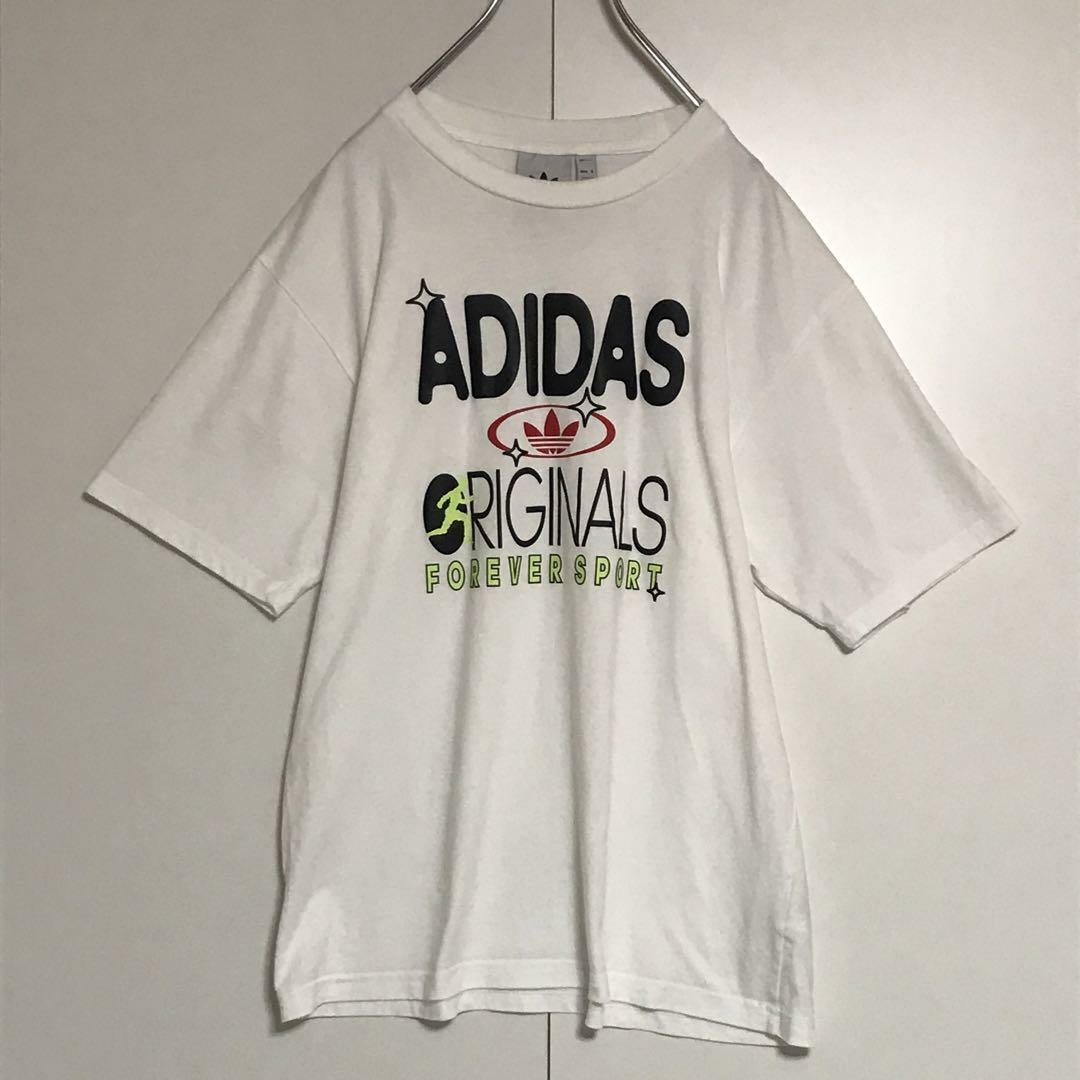 adidas(アディダス)の【定番】アディダス　ビッグプリントロゴ入りTシャツ　ホワイト　F985 メンズのトップス(Tシャツ/カットソー(半袖/袖なし))の商品写真