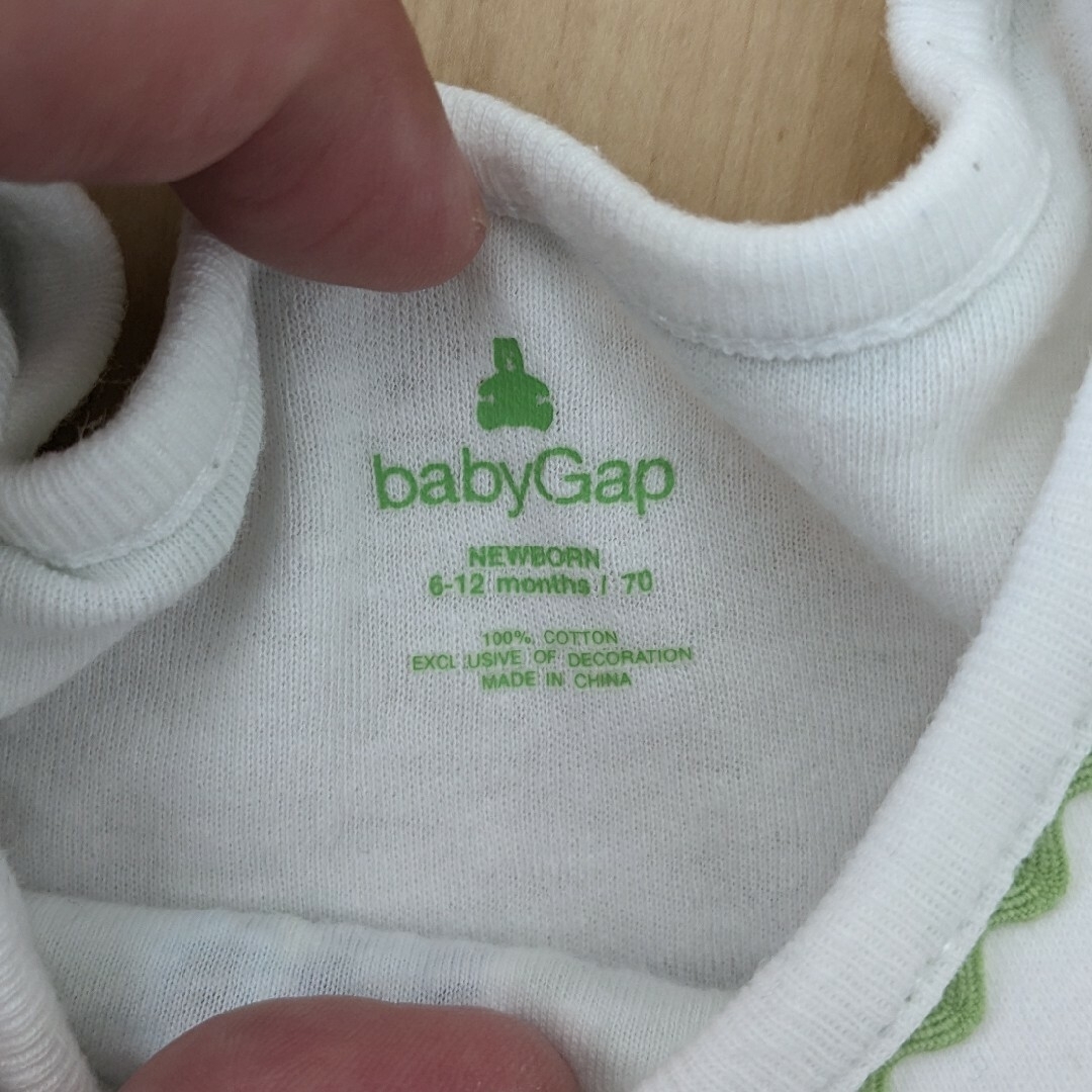 babyGAP(ベビーギャップ)のBabyGAP ロンパース　6-12ヶ月 キッズ/ベビー/マタニティのベビー服(~85cm)(ロンパース)の商品写真