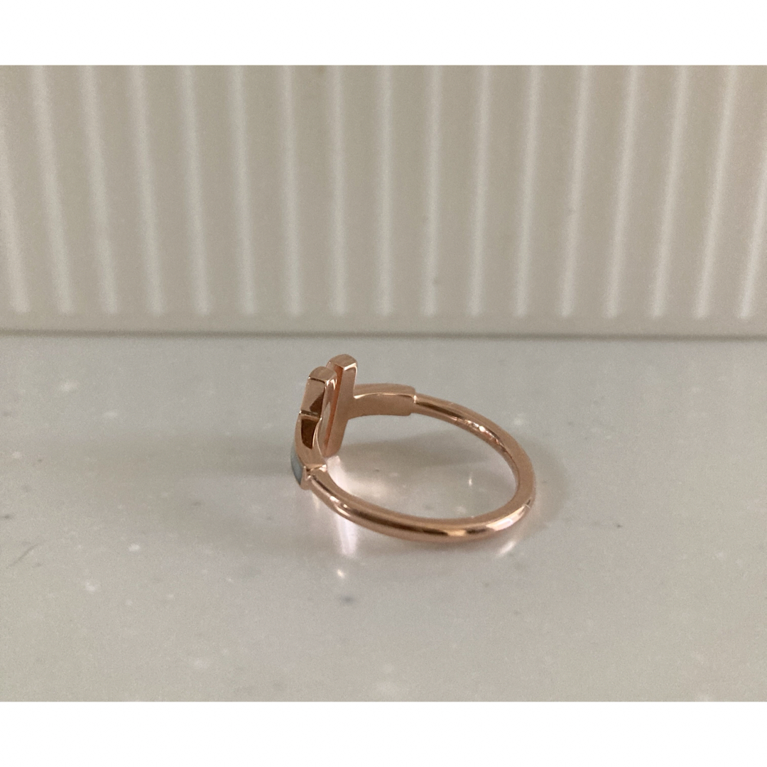 新品未使用 ピンクゴールド Tリング 指輪 レディースのアクセサリー(リング(指輪))の商品写真