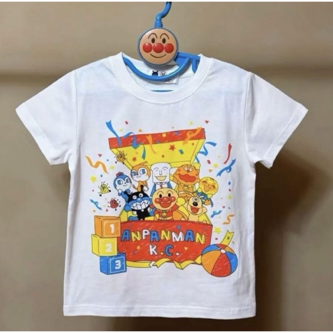 【新品】アンパンマン　子供Tシャツ　半袖　100 おもちゃ箱 キッズ/ベビー/マタニティのキッズ服女の子用(90cm~)(Tシャツ/カットソー)の商品写真