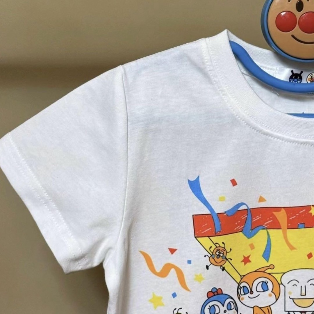 【新品】アンパンマン　子供Tシャツ　半袖　100 おもちゃ箱 キッズ/ベビー/マタニティのキッズ服女の子用(90cm~)(Tシャツ/カットソー)の商品写真