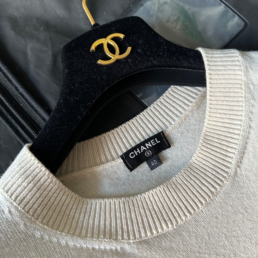 CHANEL(シャネル)のCHANEL 19AW LAPAUSA CASHMERE LOGO KNIT メンズのトップス(ニット/セーター)の商品写真