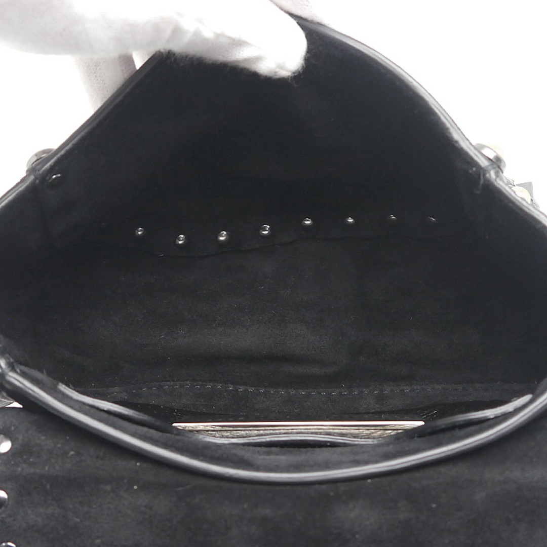 valentino garavani(ヴァレンティノガラヴァーニ)のヴァレンティノガラヴァーニ ボディバッグ スタッズ 刺繍 蝶 黒 ブラック レディースのバッグ(ボディバッグ/ウエストポーチ)の商品写真