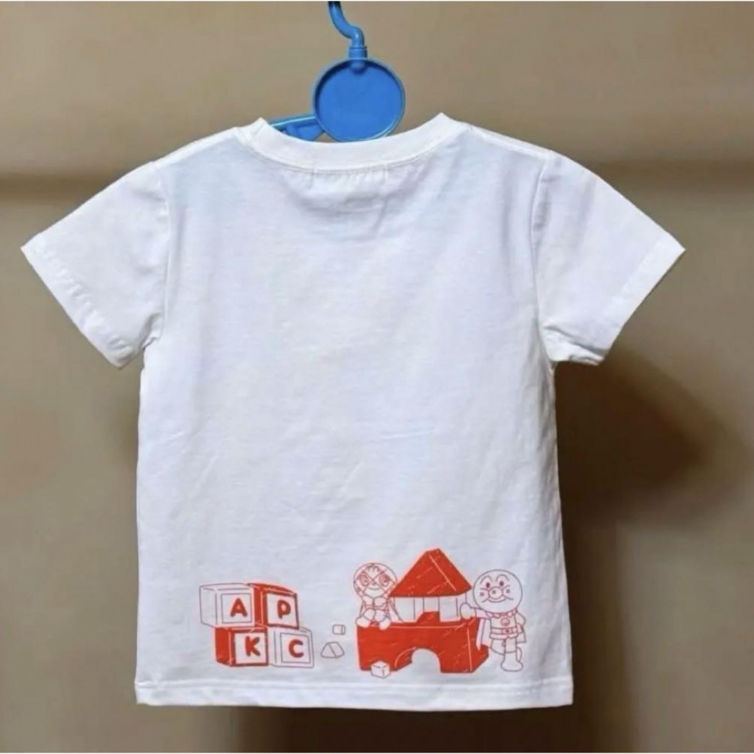 【新品】アンパンマン　子供Tシャツ　半袖　110 おもちゃ箱 キッズ/ベビー/マタニティのキッズ服男の子用(90cm~)(Tシャツ/カットソー)の商品写真