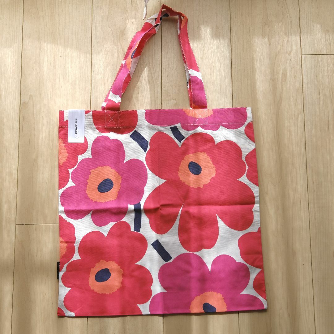 marimekko(マリメッコ)のマリメッコウニッコトートバック　エコバッグ 赤色 花 レディースのバッグ(トートバッグ)の商品写真