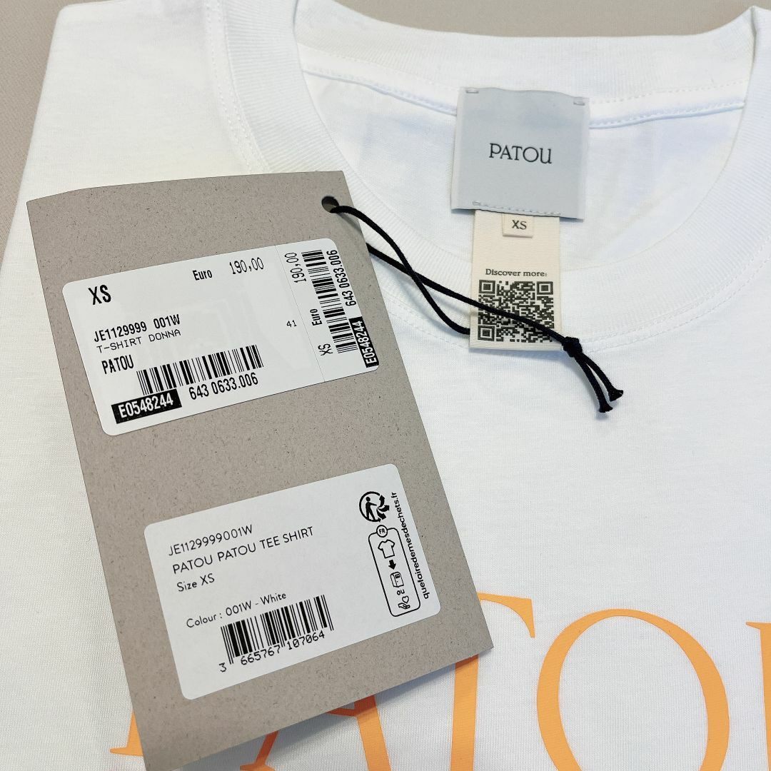 PATOU(パトゥ)のPATOU パトゥ！パトゥ！パトゥ！ロゴ プリント コットン Tシャツ レディースのトップス(Tシャツ(半袖/袖なし))の商品写真