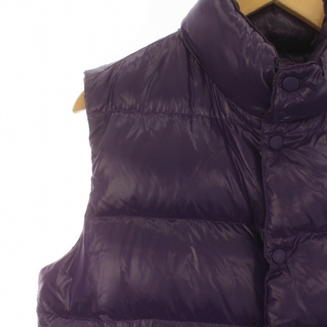 MONCLER(モンクレール)のMONCLER ダウンベスト ワッペン 2 M 紫 43330/50/68959 メンズのジャケット/アウター(ダウンベスト)の商品写真