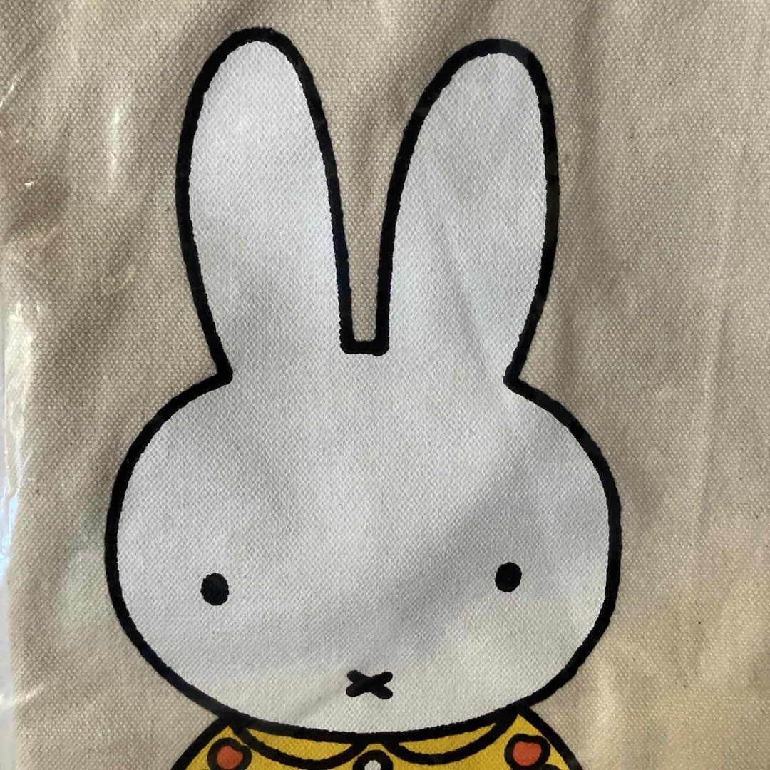 miffy(ミッフィー)の新品未使用 ミッフィー キャンバス生地のトートバッグ 黄色い服 うさこ レディースのバッグ(トートバッグ)の商品写真