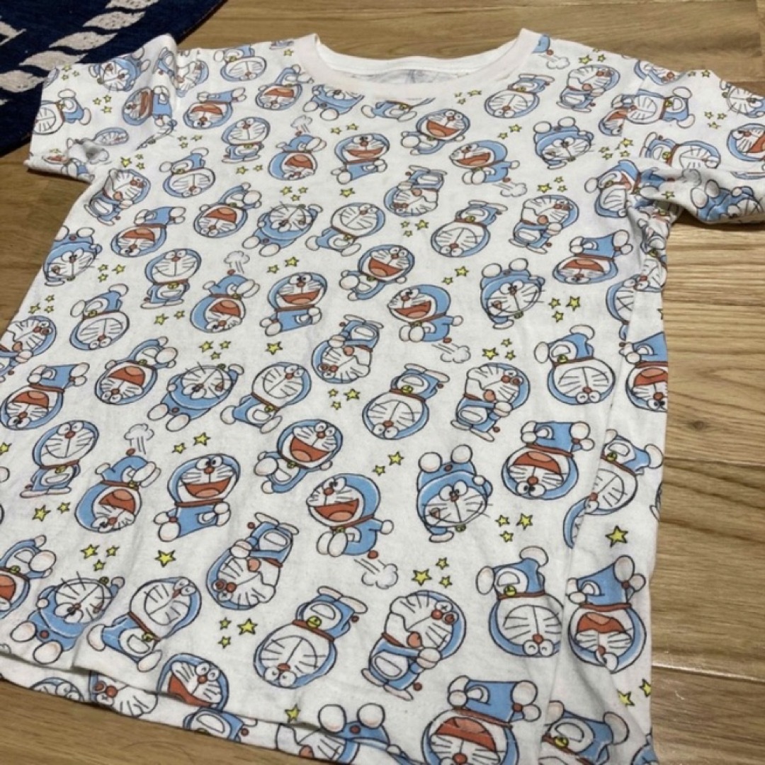 UNIQLO(ユニクロ)のドラえもん　 Tシャツ キッズ/ベビー/マタニティのキッズ服男の子用(90cm~)(Tシャツ/カットソー)の商品写真