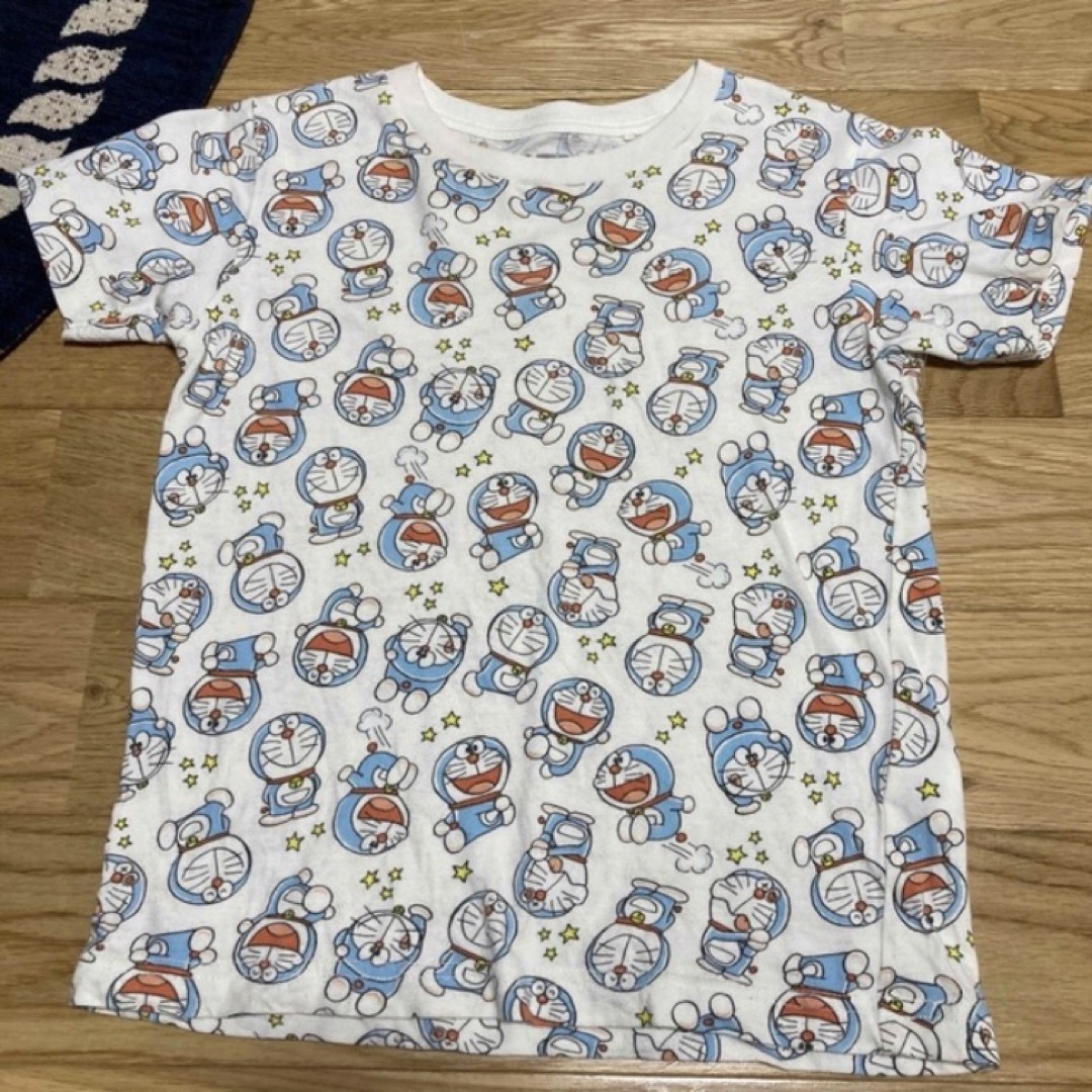 UNIQLO(ユニクロ)のドラえもん　 Tシャツ キッズ/ベビー/マタニティのキッズ服男の子用(90cm~)(Tシャツ/カットソー)の商品写真