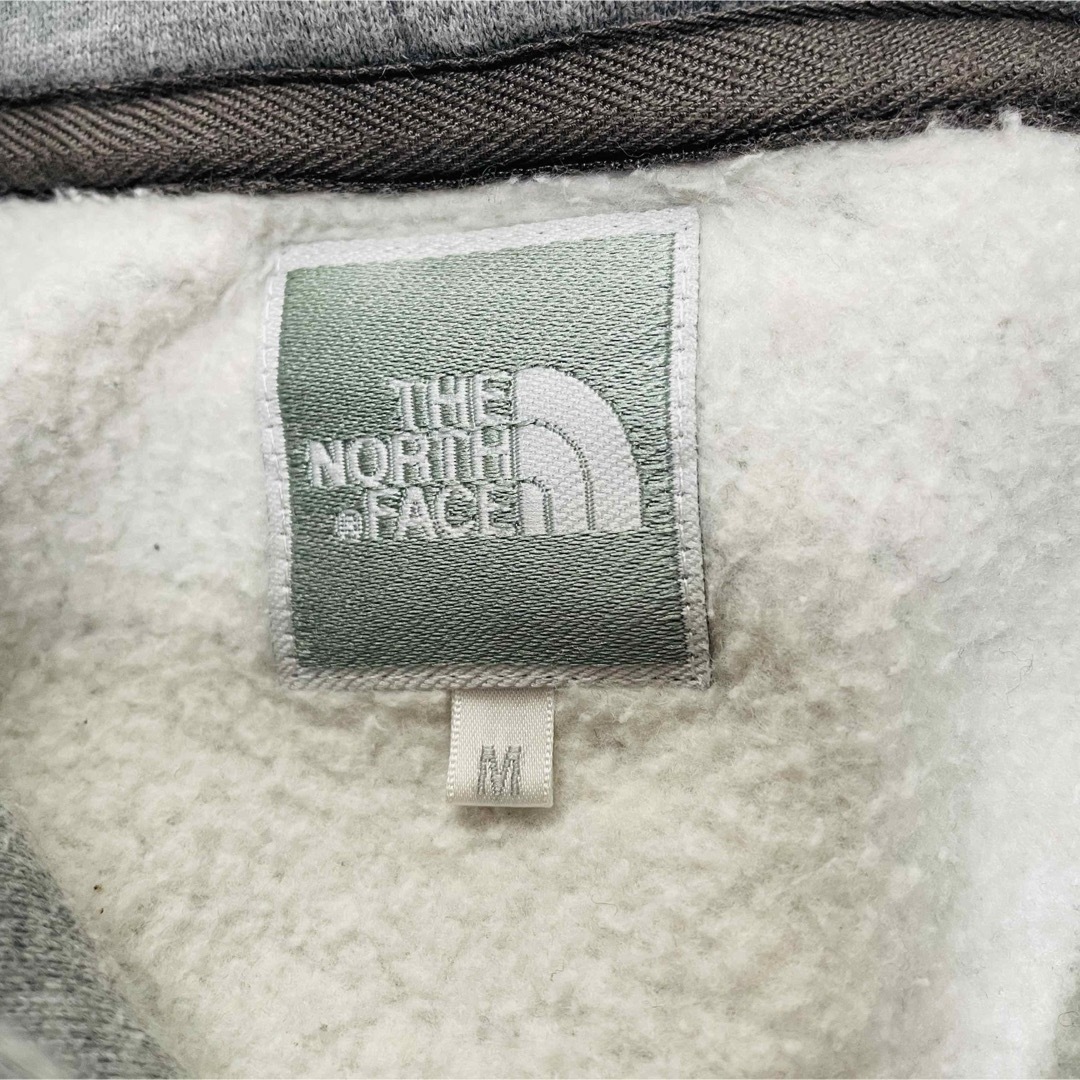 THE NORTH FACE(ザノースフェイス)のTHE NORTH FACE ジップパーカー◎デカロゴ グレー×紺色 希少カラー レディースのトップス(パーカー)の商品写真