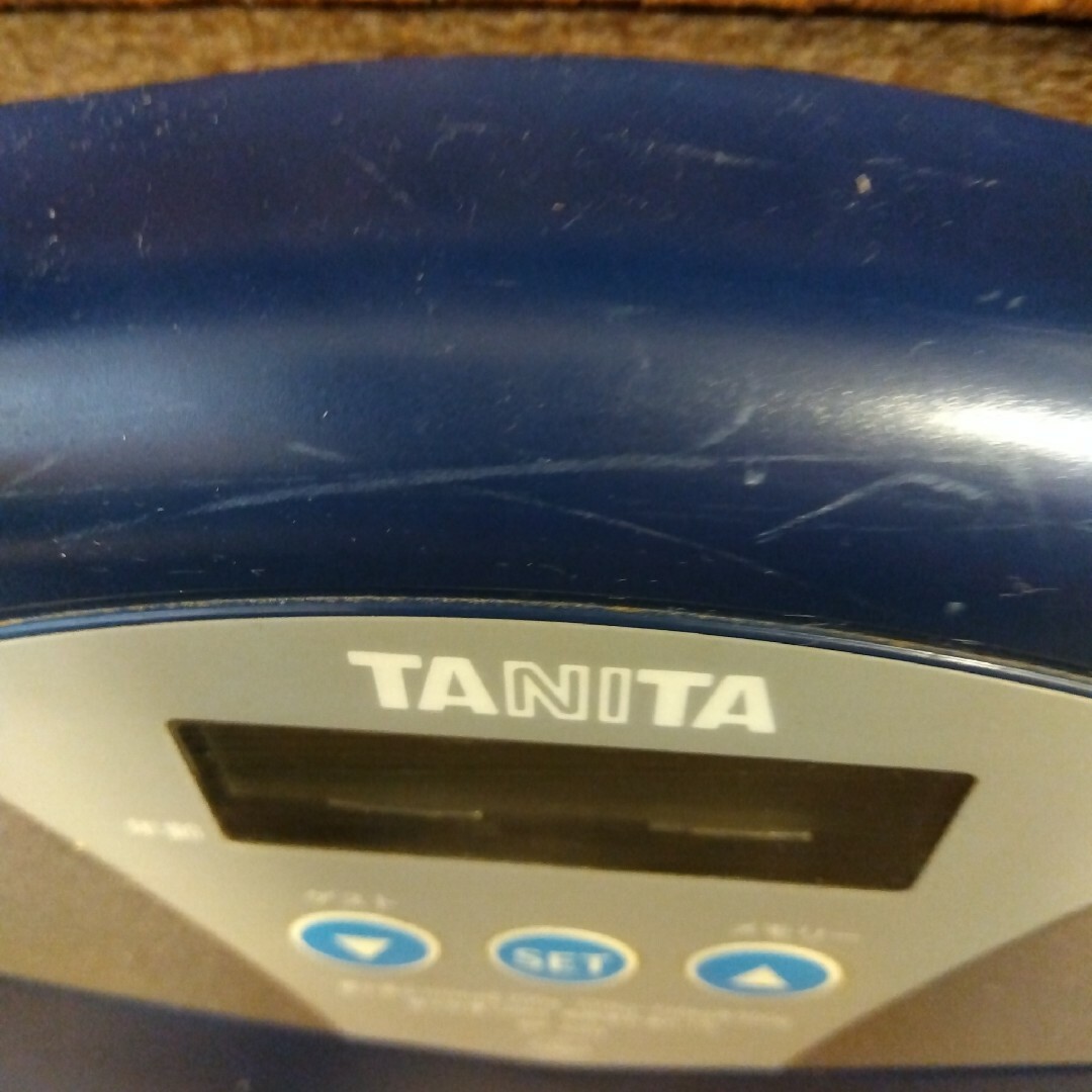 TANITA(タニタ)のタニタ　体脂肪率・体重計 スマホ/家電/カメラの美容/健康(体重計/体脂肪計)の商品写真
