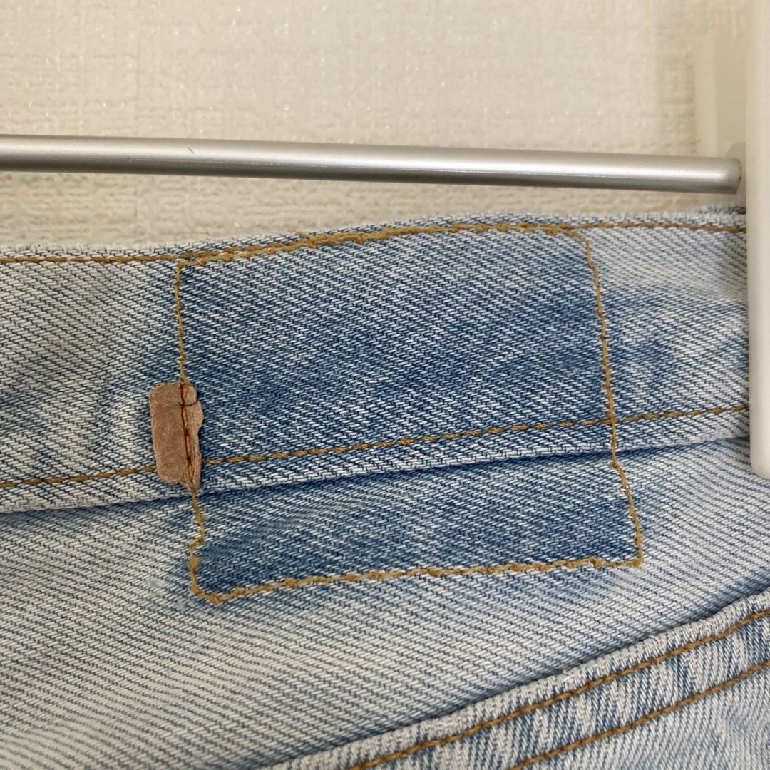 Levi's(リーバイス)の90s　リーバイス501　ユーロヴィンテージ　イギリス製　デニムパンツ　ダメージ メンズのパンツ(デニム/ジーンズ)の商品写真