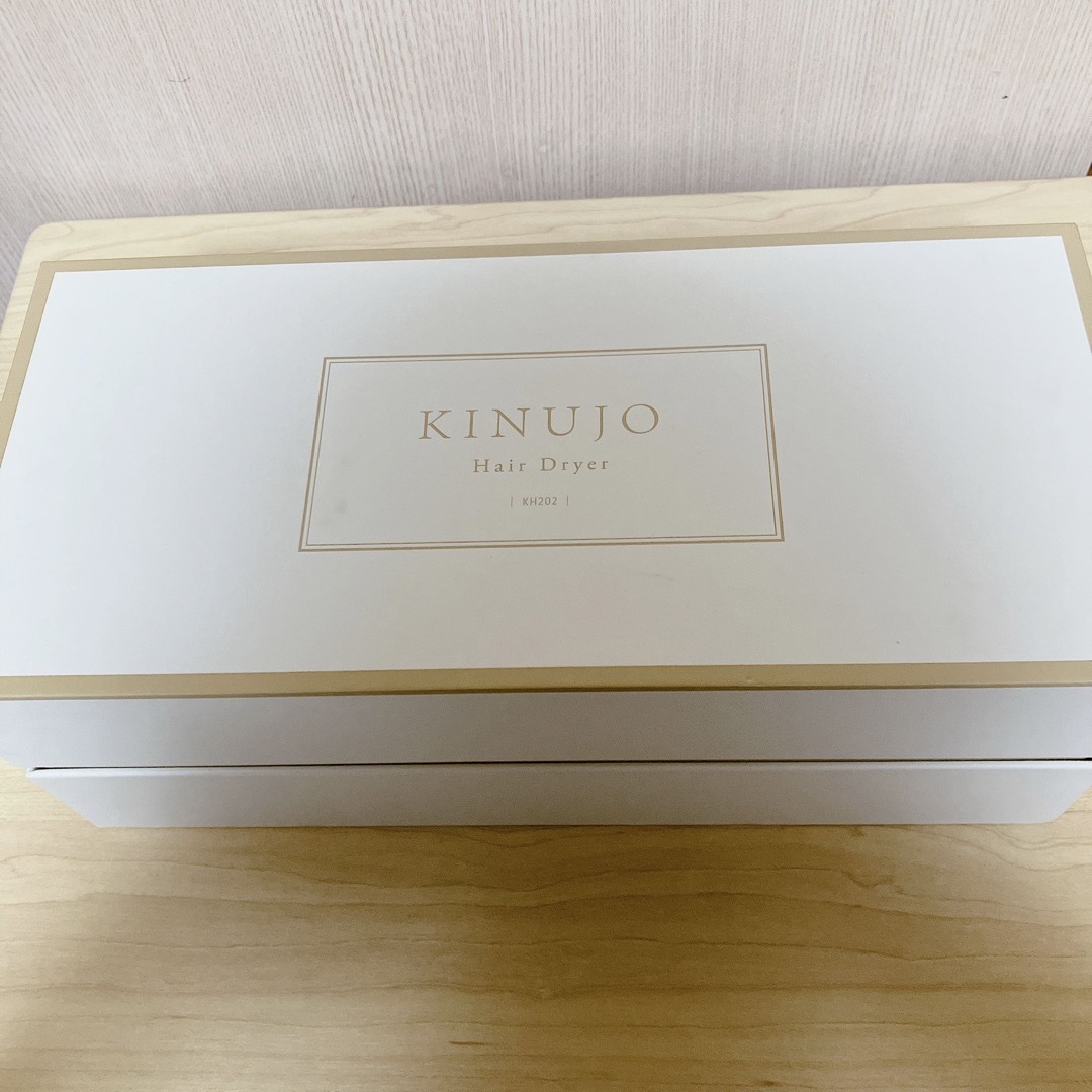 KINUJO(キヌジョ)のKINUJO マイナスイオンヘアドライヤー キヌージョ KH202 スマホ/家電/カメラの美容/健康(ドライヤー)の商品写真