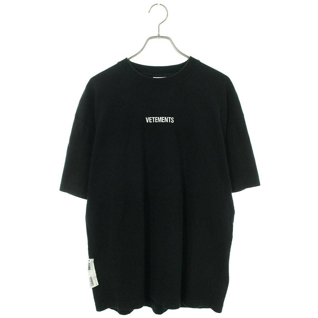 VETEMENTS(ヴェトモン)のヴェトモン  19AW  UAH20TR611 フロントロゴパッチTシャツ メンズ XS メンズのトップス(Tシャツ/カットソー(半袖/袖なし))の商品写真