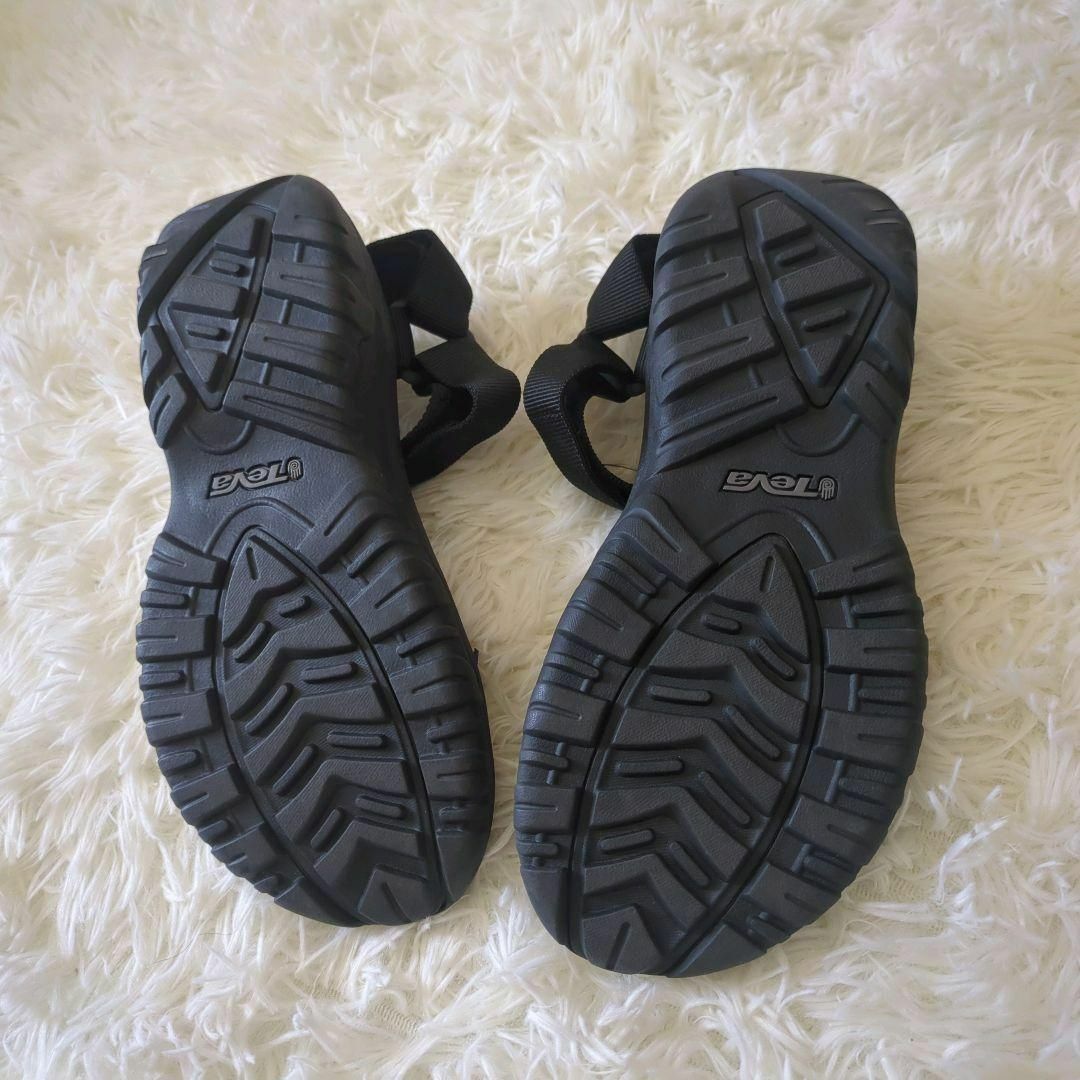 Teva(テバ)のTeva テバ ハリケーン スポーツサンダル 黒 25c 白タグm レディースの靴/シューズ(サンダル)の商品写真