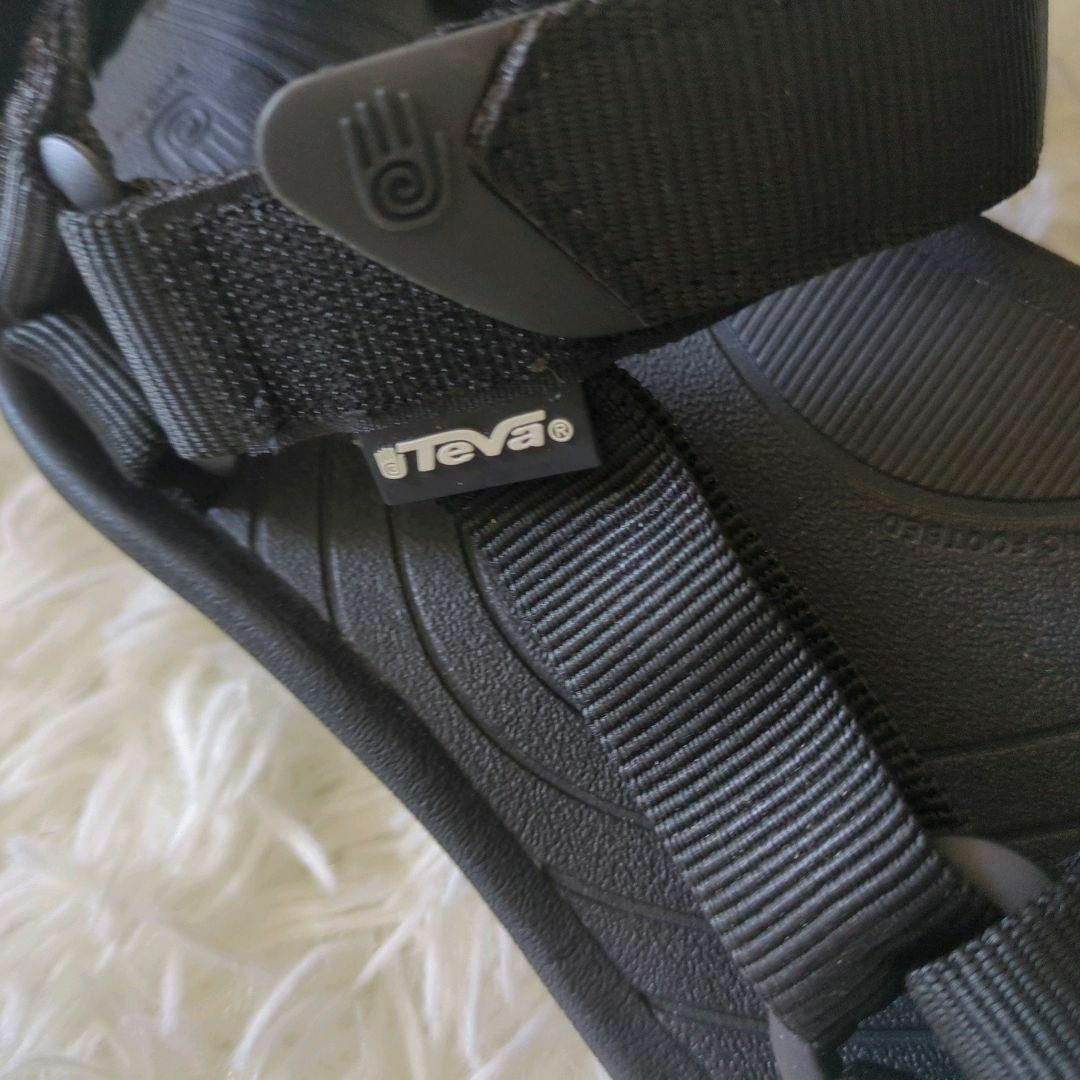 Teva(テバ)のTeva テバ ハリケーン スポーツサンダル 黒 25c 白タグm レディースの靴/シューズ(サンダル)の商品写真