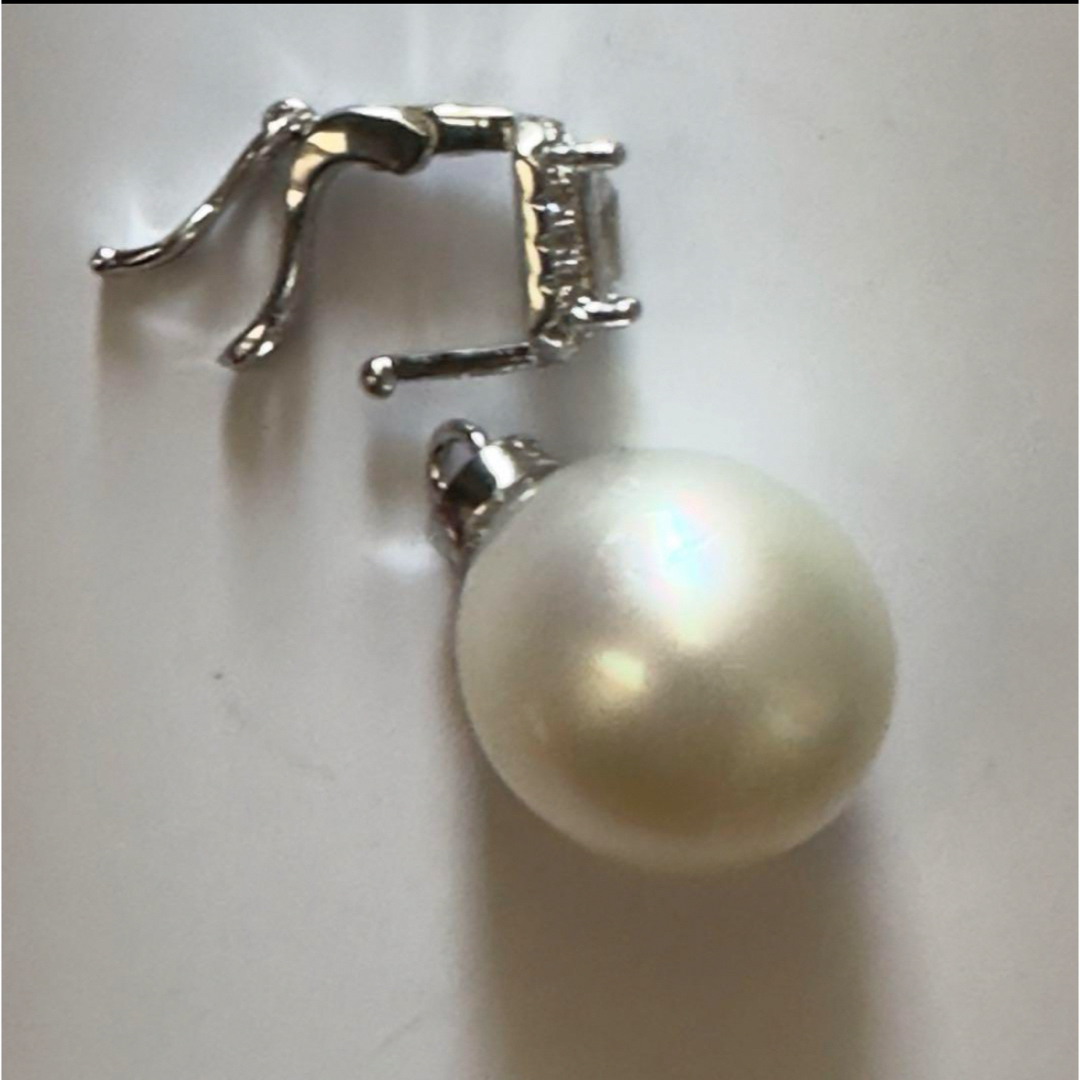 #C138 幅約12.7mm南洋白蝶本真珠　ペンダントトップ　シルバー925金具 レディースのアクセサリー(ネックレス)の商品写真