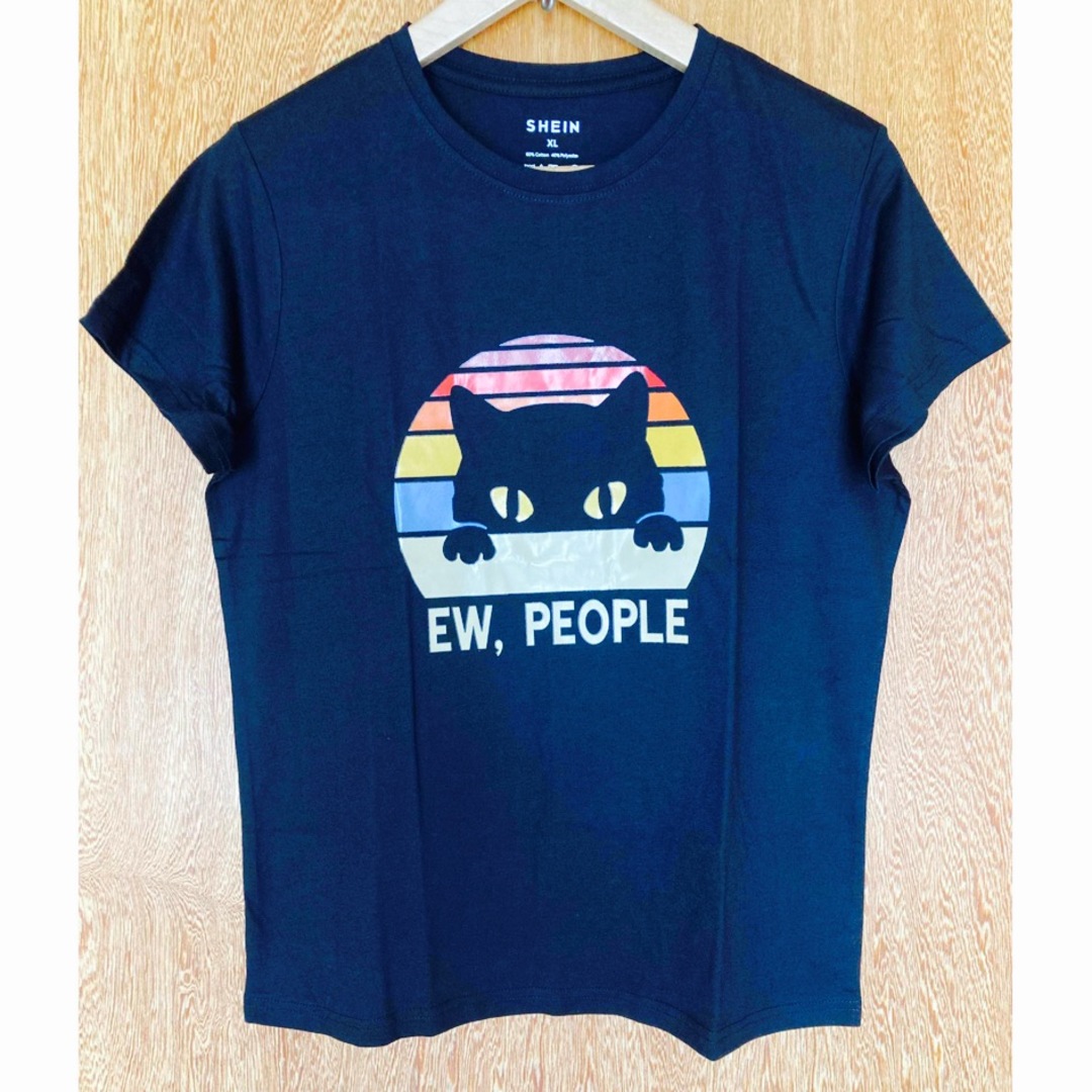 猫柄　半袖Tシャツ　ブラック レディースのトップス(Tシャツ(半袖/袖なし))の商品写真