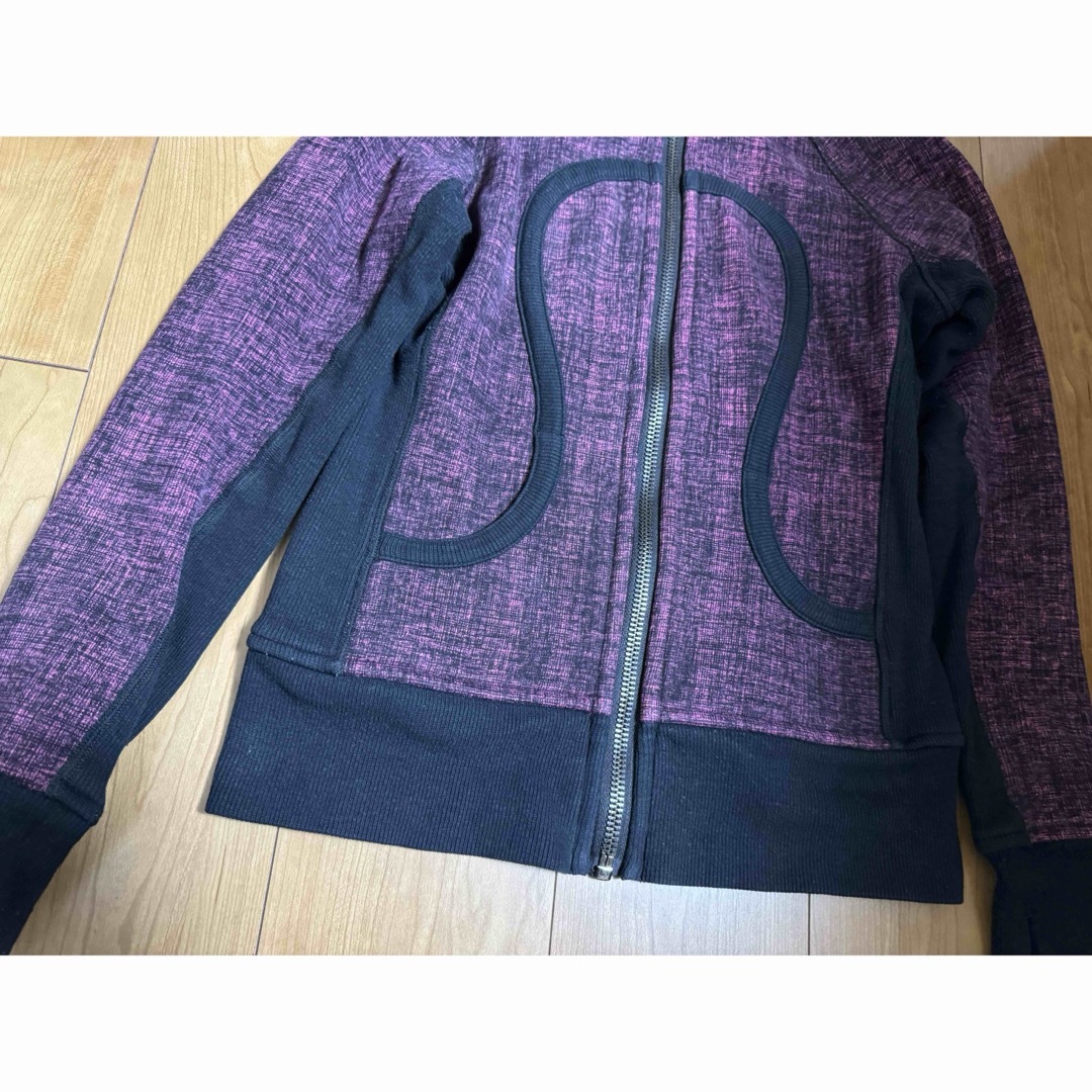 lululemon(ルルレモン)のlululemon ルルレモン　パーカー　ジップパーカー　4 赤紫 レディースのトップス(パーカー)の商品写真