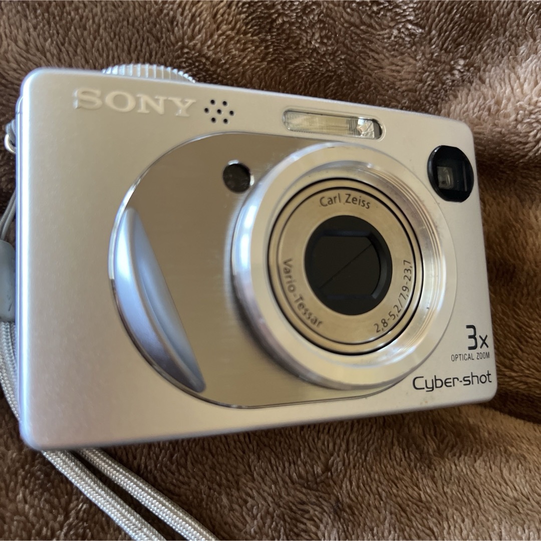 SONY(ソニー)のSONY サイバーショットカメラDSC-W1 スマホ/家電/カメラのカメラ(コンパクトデジタルカメラ)の商品写真