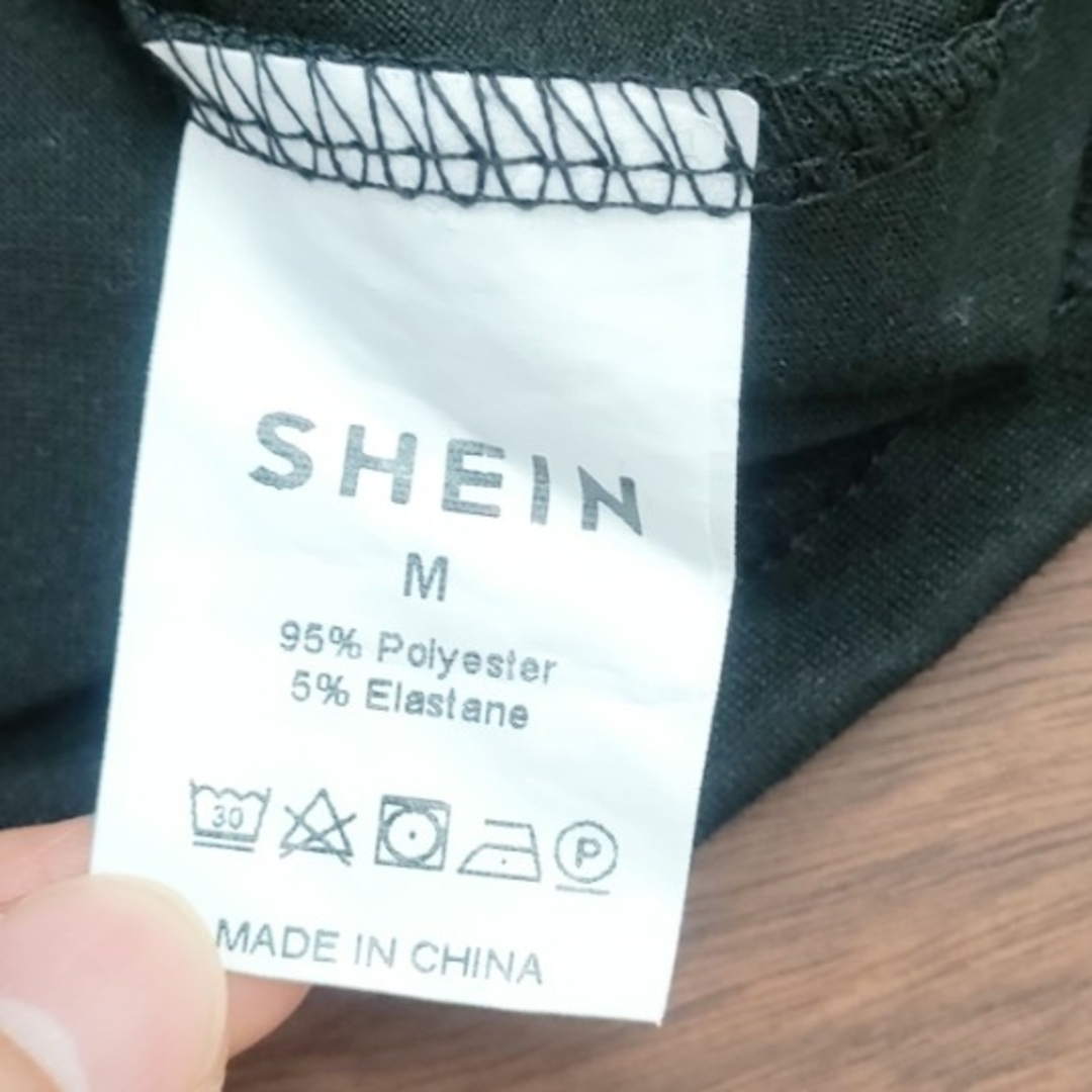 SHEIN(シーイン)のSHEIN ❣ 半袖 ハイネック 黒 ブラック 5分袖 サラサラ レディースのトップス(カットソー(半袖/袖なし))の商品写真