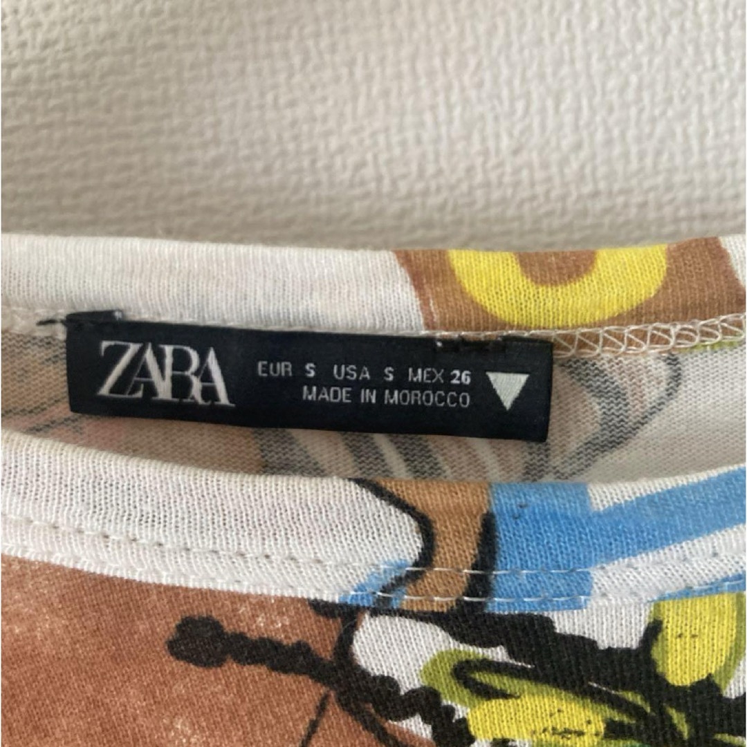 ZARA(ザラ)のザラ　総柄　Tシャツ　半袖　レディース　トップス　カットソー　ZARA レディースのトップス(カットソー(半袖/袖なし))の商品写真