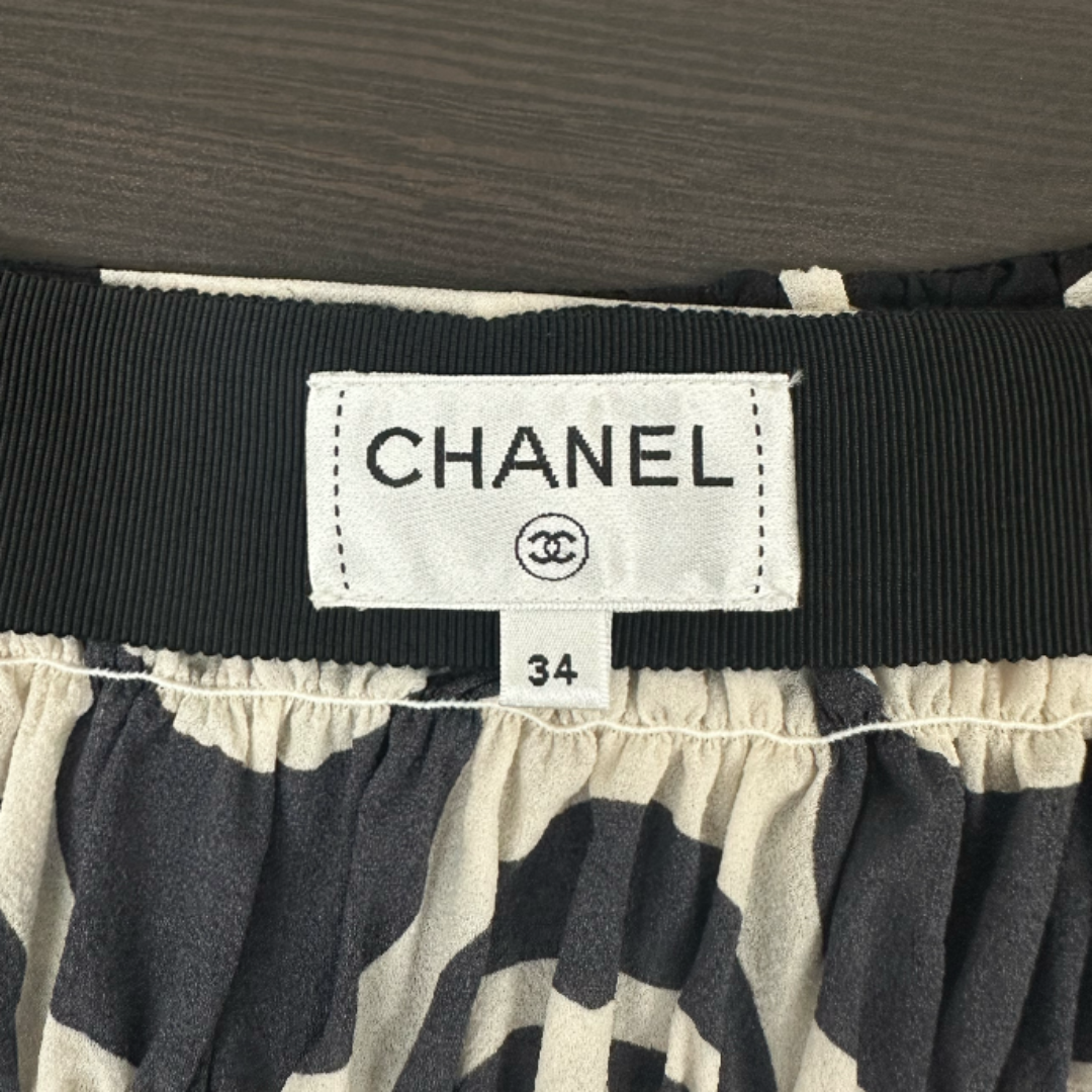 CHANEL(シャネル)のCHANEL 総柄リボン付スカート レディースのスカート(ひざ丈スカート)の商品写真