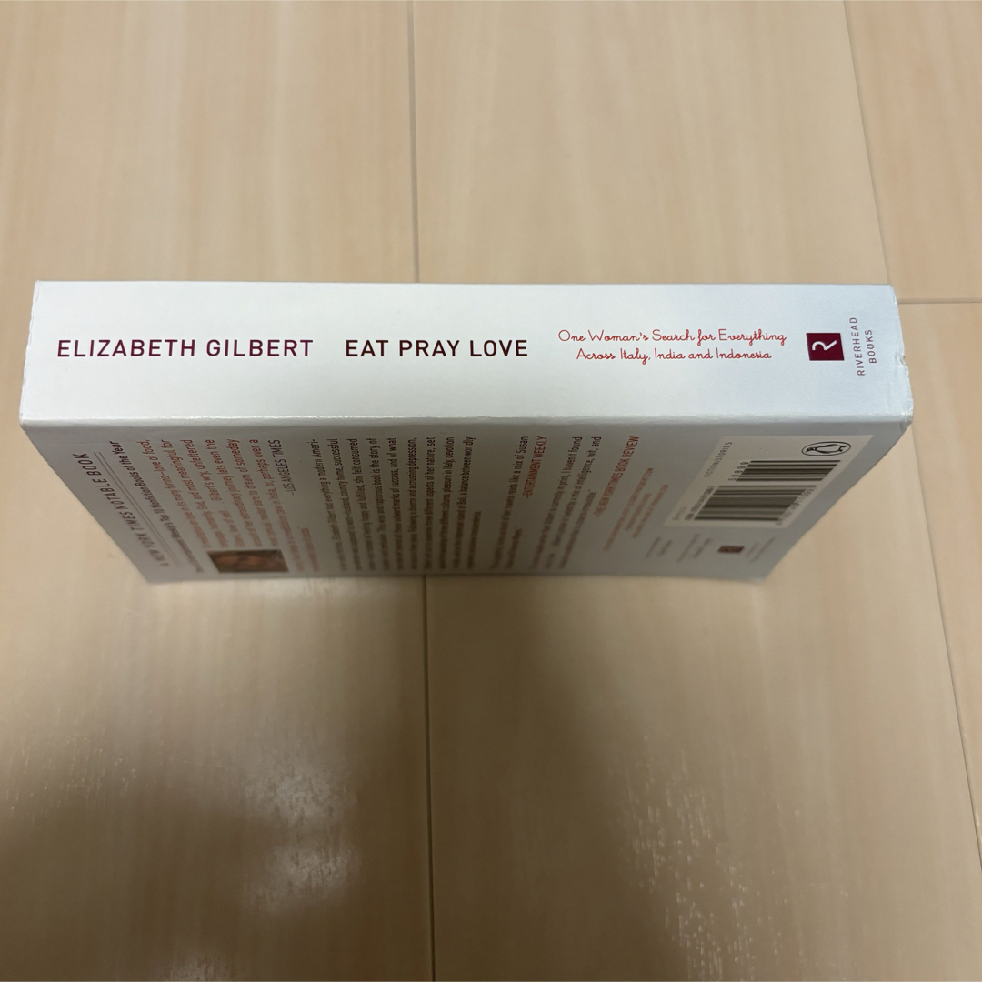 洋書　eat pray love ハンドメイドのインテリア/家具(インテリア雑貨)の商品写真