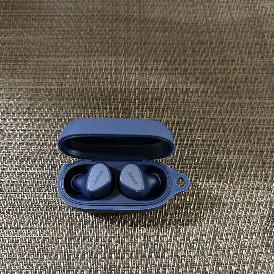 Jabra フルワイヤレスイヤホン ELITE 3 NAVY スマホ/家電/カメラのオーディオ機器(ヘッドフォン/イヤフォン)の商品写真