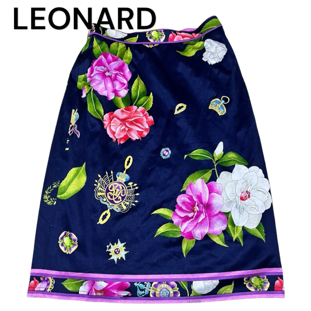 LEONARD(レオナール)の美品　レオナール　スカート　花柄　椿　トリム　ネイビー　エレガント レディースのスカート(ひざ丈スカート)の商品写真