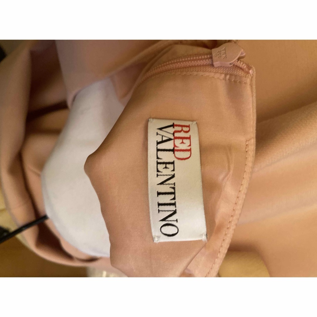 RED VALENTINO(レッドヴァレンティノ)の未使用品　RED VALENTINO ワンピース　結婚式　お食事会 レディースのワンピース(ひざ丈ワンピース)の商品写真