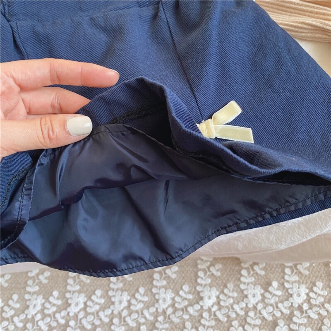韓国子供服　カジュアル　リボン付き柔らかいデニムスカート　ネイビー キッズ/ベビー/マタニティのキッズ服女の子用(90cm~)(スカート)の商品写真