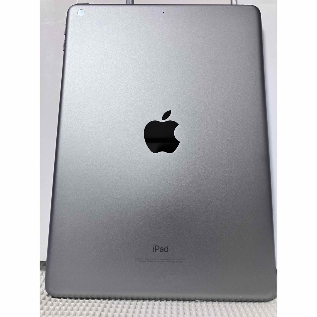 Apple(アップル)のiPad 第6世代 WiFi 32GB スペースグレイ 90.9% スマホ/家電/カメラのPC/タブレット(タブレット)の商品写真