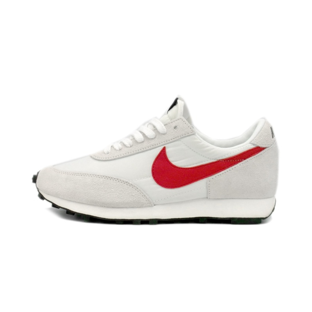 NIKE(ナイキ)のナイキ NIKE ■ 【 DAYBREAK WHITE UNIVERSITY RED BV7725 100 】 デイブレイク ホワイト ユニバーシティレッド スニーカー f22039 メンズの靴/シューズ(スニーカー)の商品写真