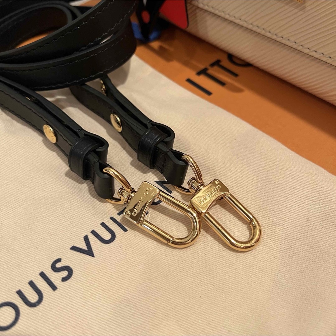 LOUIS VUITTON(ルイヴィトン)のlouisvuitton ルイヴィトン ツイストmm 2021年ss レディースのバッグ(ショルダーバッグ)の商品写真