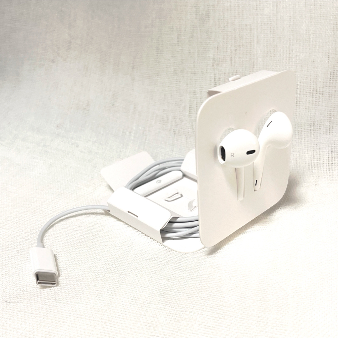 Apple(アップル)のApple EarPods USB-Cイヤホン スマホ/家電/カメラのPC/タブレット(その他)の商品写真