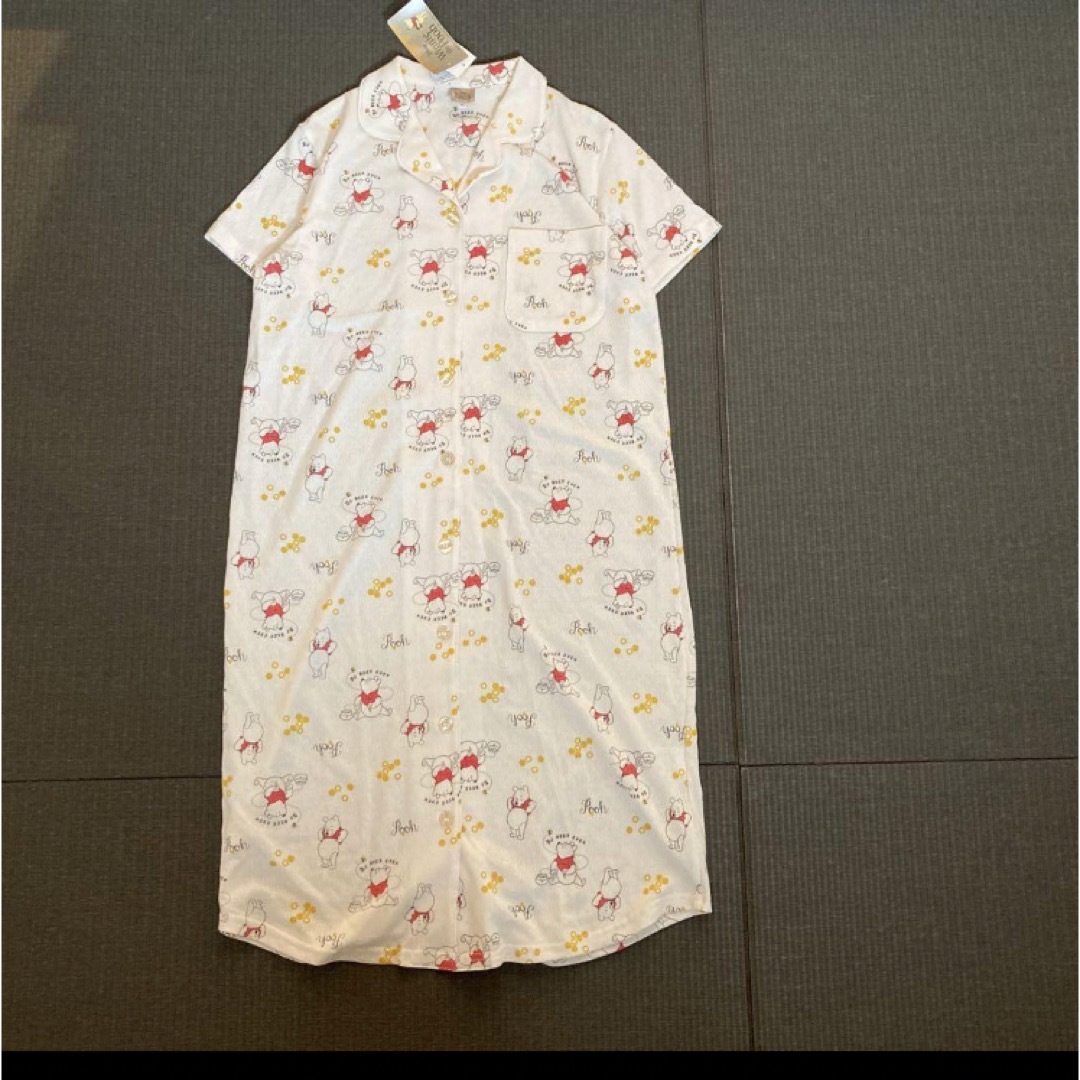 プーさん　ワンピースパジャマ　半袖パジャマ レディースのルームウェア/パジャマ(パジャマ)の商品写真