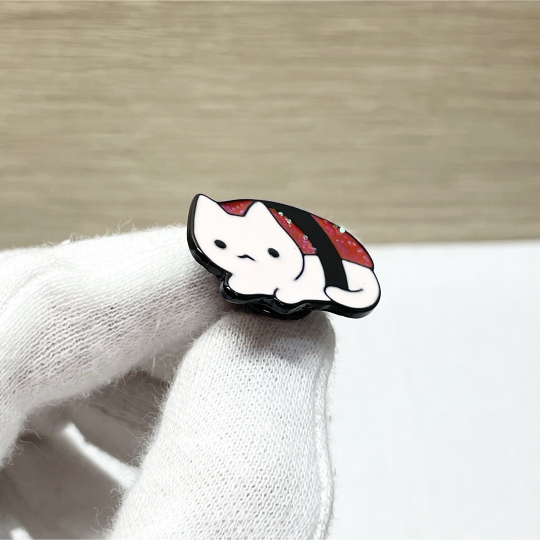【ピンバッジ】猫 にゃんこ ねこ お寿司 エンタメ/ホビーのアニメグッズ(バッジ/ピンバッジ)の商品写真