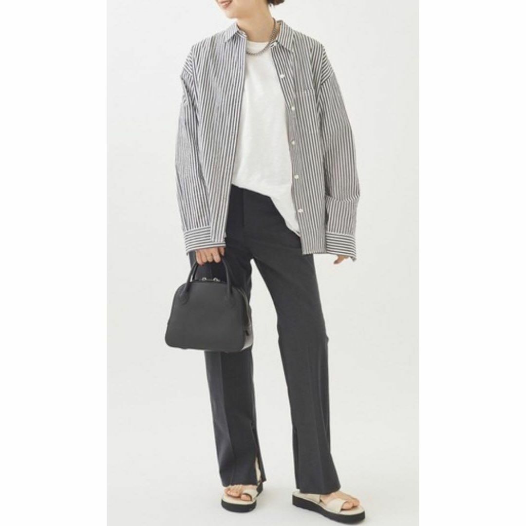 Plage(プラージュ)のプラージュ＊minimal stripe シャツ　2022ss 羽織り　グレー レディースのトップス(シャツ/ブラウス(長袖/七分))の商品写真