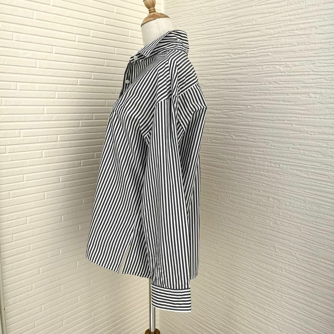 Plage(プラージュ)のプラージュ＊minimal stripe シャツ　2022ss 羽織り　グレー レディースのトップス(シャツ/ブラウス(長袖/七分))の商品写真