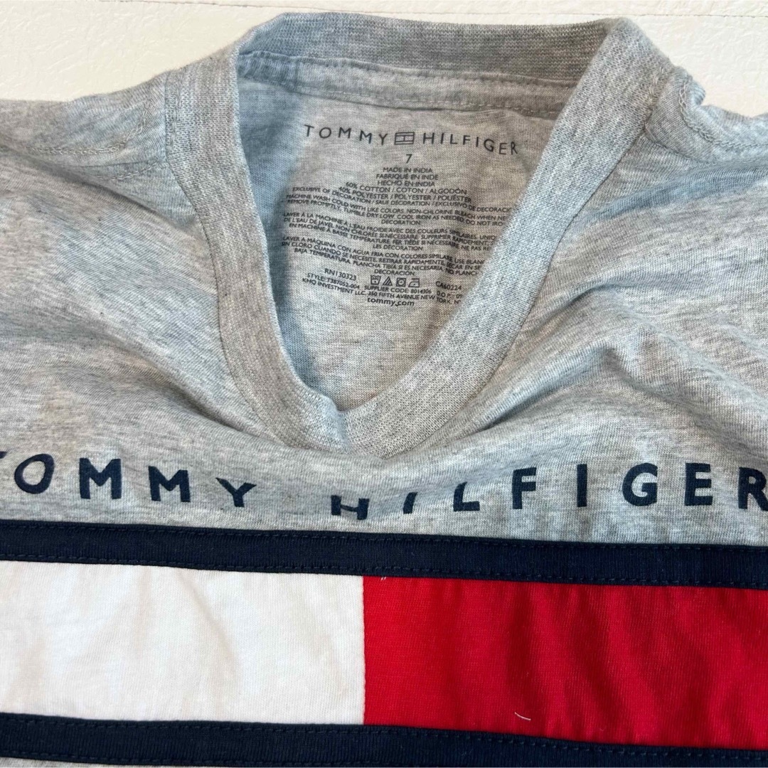 TOMMY HILFIGER(トミーヒルフィガー)のトミーヒルフィガー 半袖Tシャツ グレー 7/130 キッズ/ベビー/マタニティのキッズ服男の子用(90cm~)(Tシャツ/カットソー)の商品写真