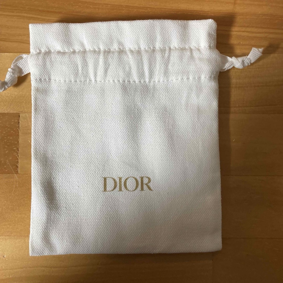 Dior(ディオール)のディオールスキン　フォーエヴァー　スキン　コレクト　コンシーラー　1.5N コスメ/美容のベースメイク/化粧品(コンシーラー)の商品写真