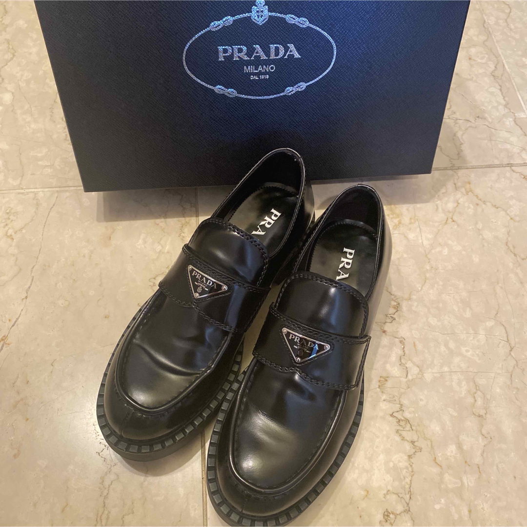 PRADA(プラダ)のPRADA チョコレートブラッシュドレザー ローファー　7.5 メンズの靴/シューズ(ドレス/ビジネス)の商品写真