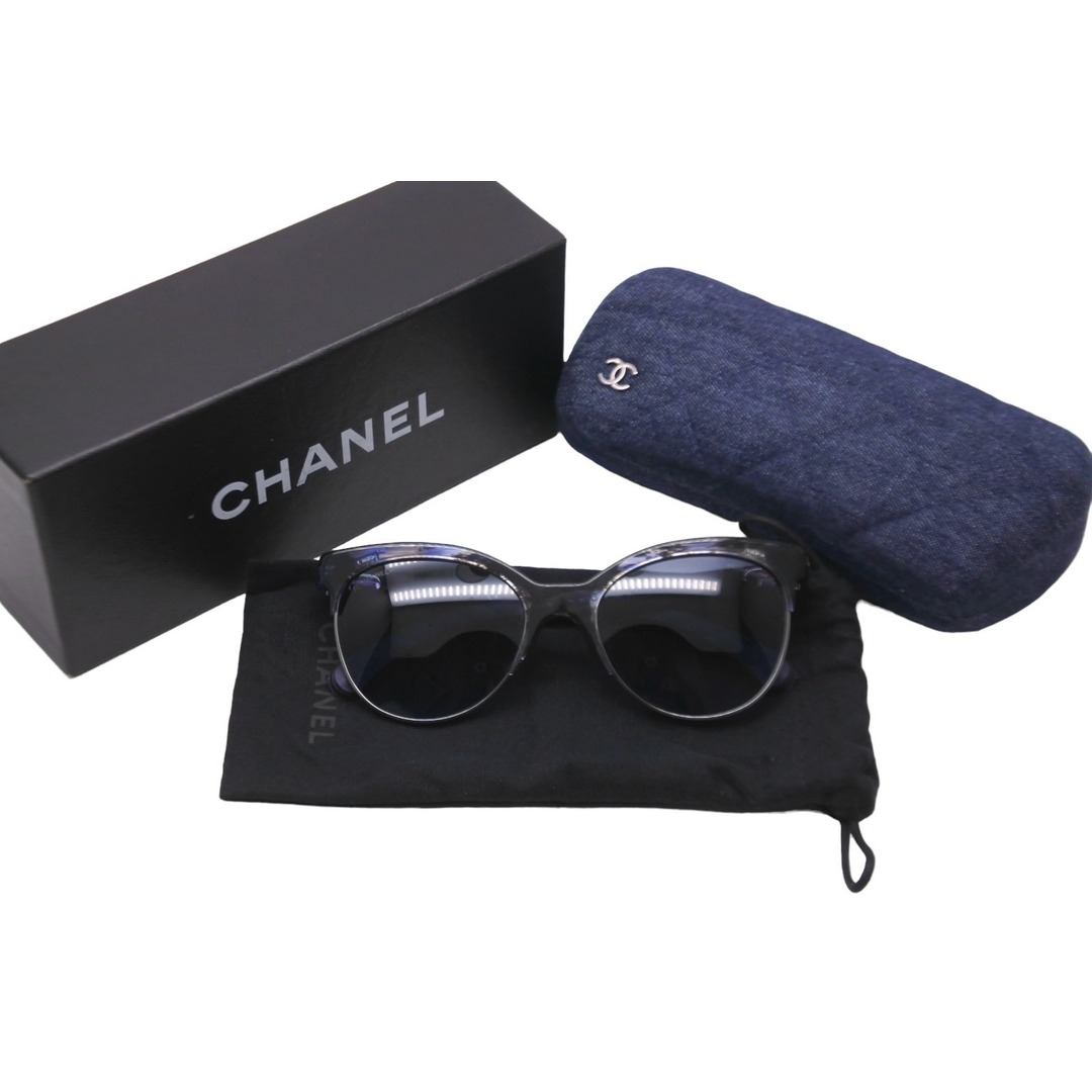 CHANEL(シャネル)の極美品 CHANEL シャネル サングラス ココマーク デニム キャットアイ サイズ54◻︎19 140 ブルー 5342-A c.1552/S2 中古 63502 メンズのファッション小物(サングラス/メガネ)の商品写真