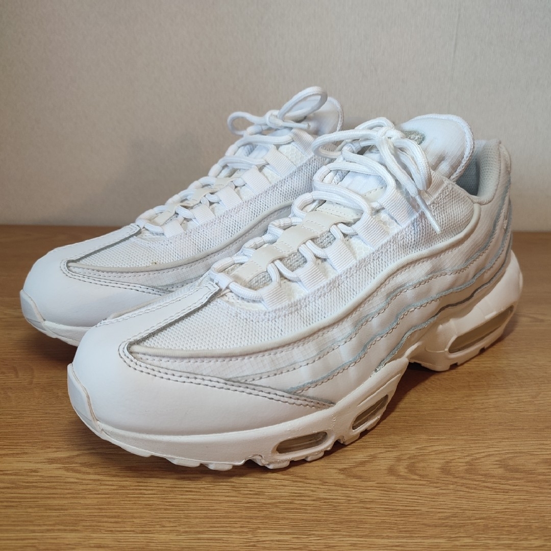 NIKE(ナイキ)の美品 NIKE AIR MAX95 ES "ALL WHITE" 26.5 メンズの靴/シューズ(スニーカー)の商品写真